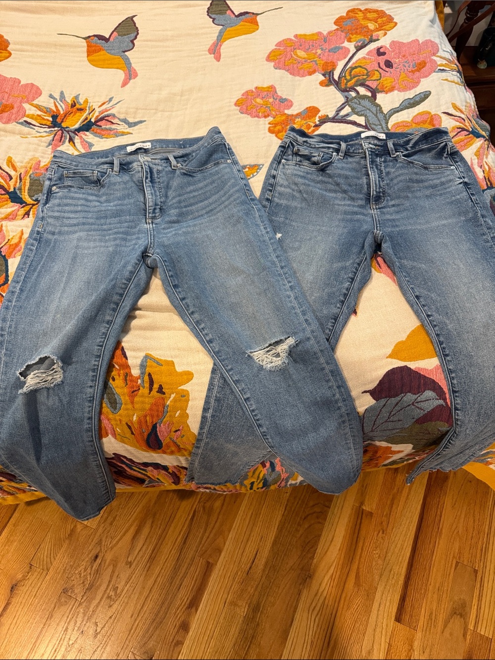 Skinny Distressed Women’s Jeans (2 for the price of 1)